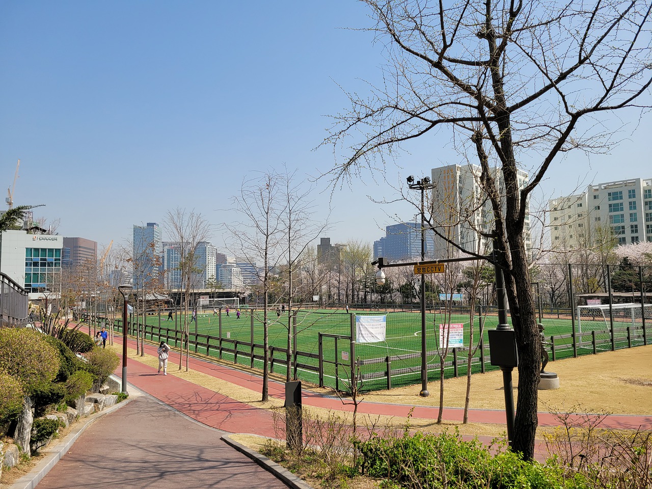 英超积分榜：利物浦11分领跑OR曼城重返前三？ 16队全白干_比赛_纽卡_诺丁汉森林.